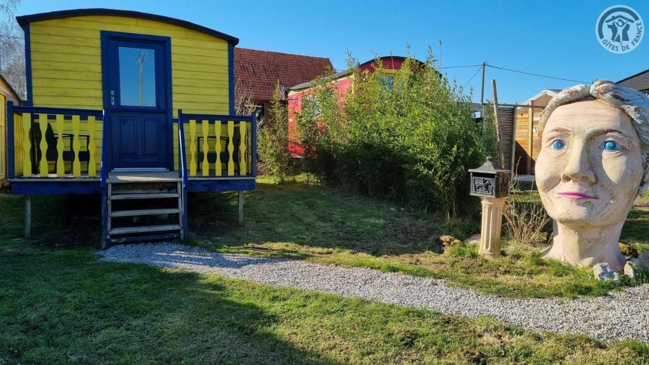 Villa Roulotte Et Jacuzzi De Rachel Au Domaine Du Reuze Winnezeele Exterior foto